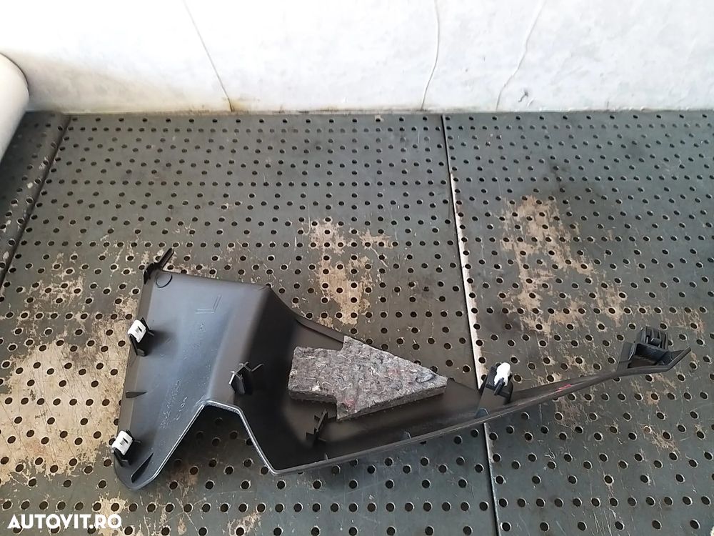 Trim ornament stanga bord peugeot 5008 2 9810281980 - 3