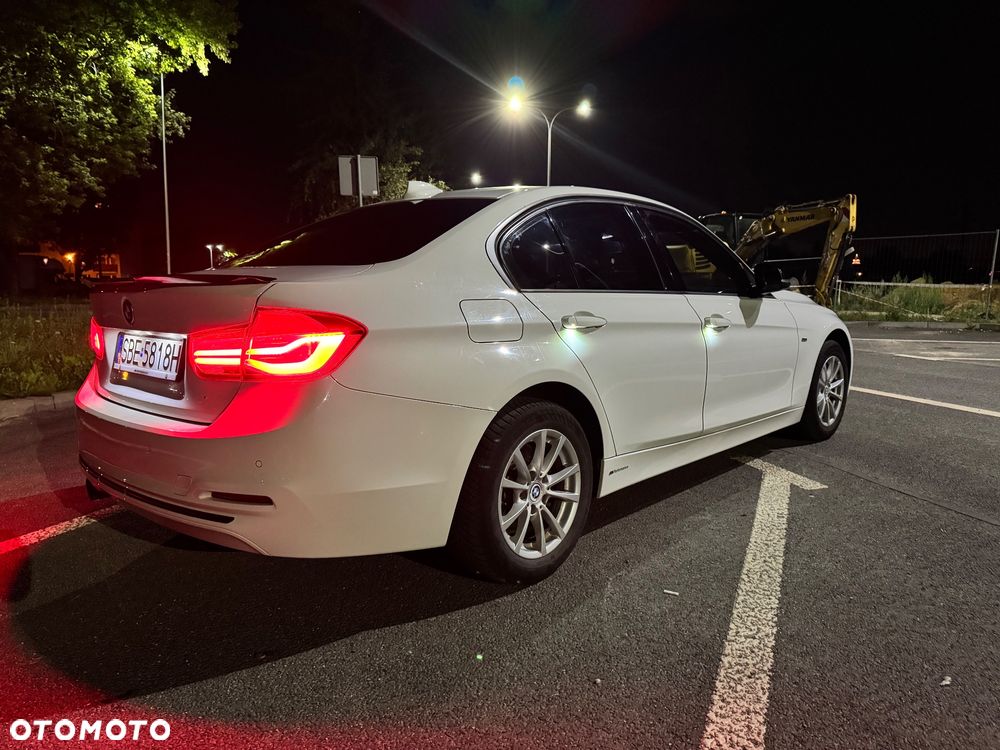 BMW Seria 3 320i Sport Line - 7