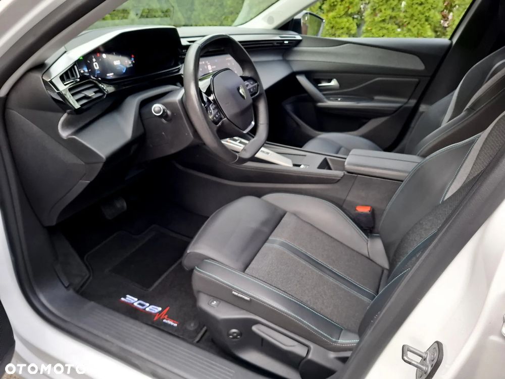 Peugeot 308 BlueHDi 130 EAT8 Allure - 11