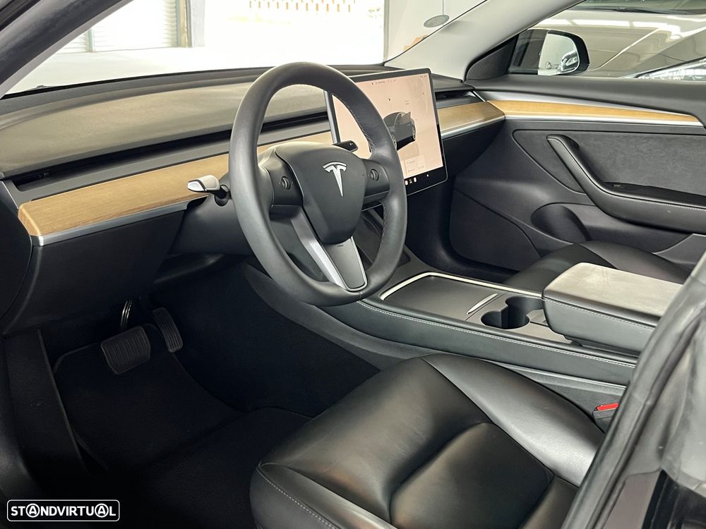 Tesla Model 3 - 3