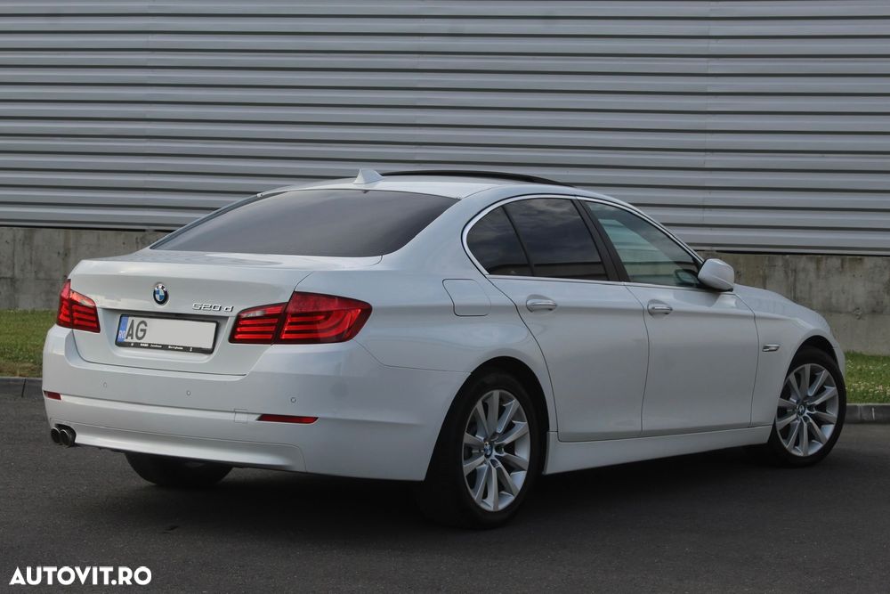 BMW Seria 5 520d - 24