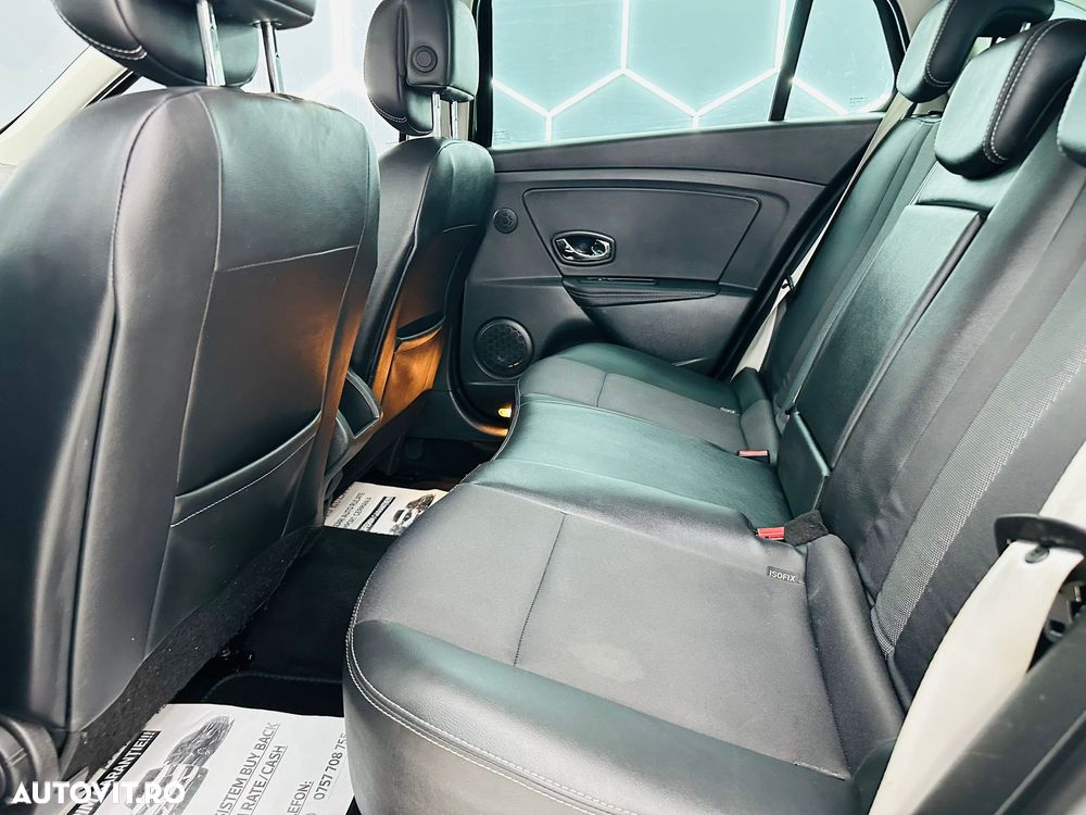 Renault Megane dCi 110 FAP EDC Bose Edition - 16