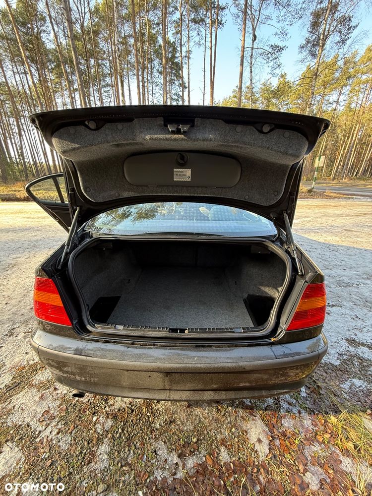 BMW Seria 3 - 12