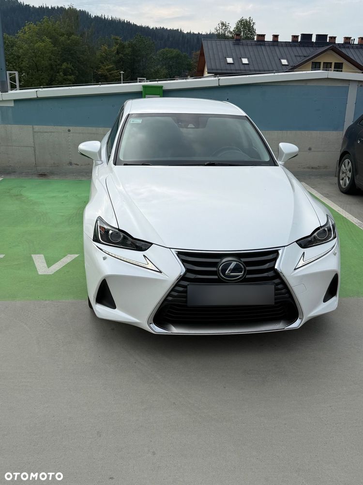 Lexus IS 300h Business Edition - 23