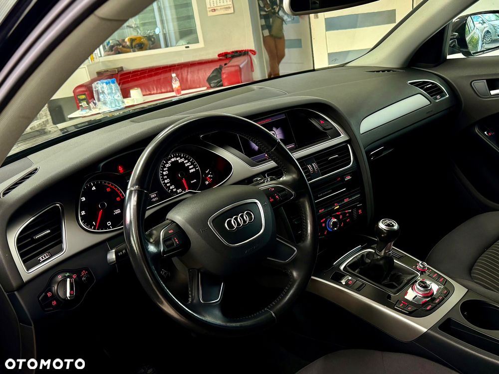 Audi A4 Avant 2.0 TDI Limited Edition - 26