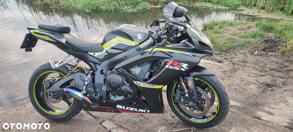 Suzuki GSX-R - 6