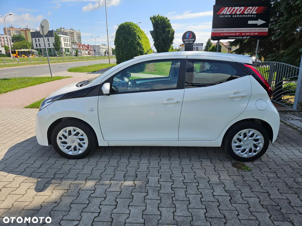 Toyota Aygo x.shift x-play connect - 7
