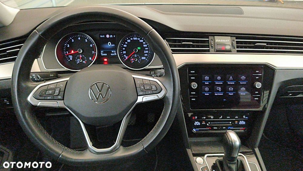 Volkswagen Passat - 8