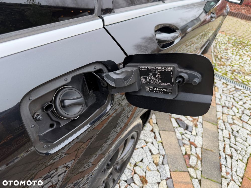 Mercedes-Benz Klasa C 180 K BlueEff Avantgarde - 11