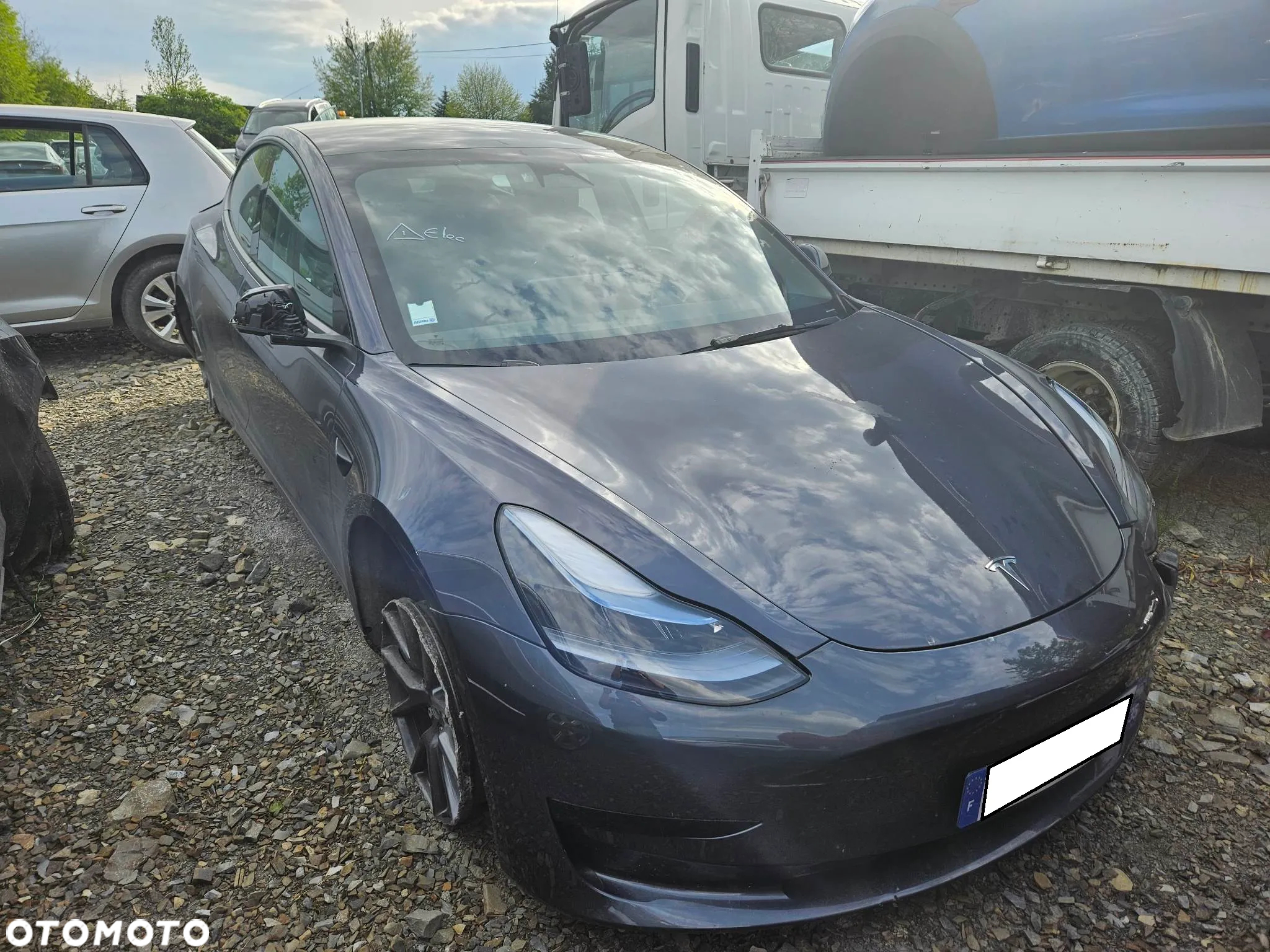 Tesla Model 3 - 2