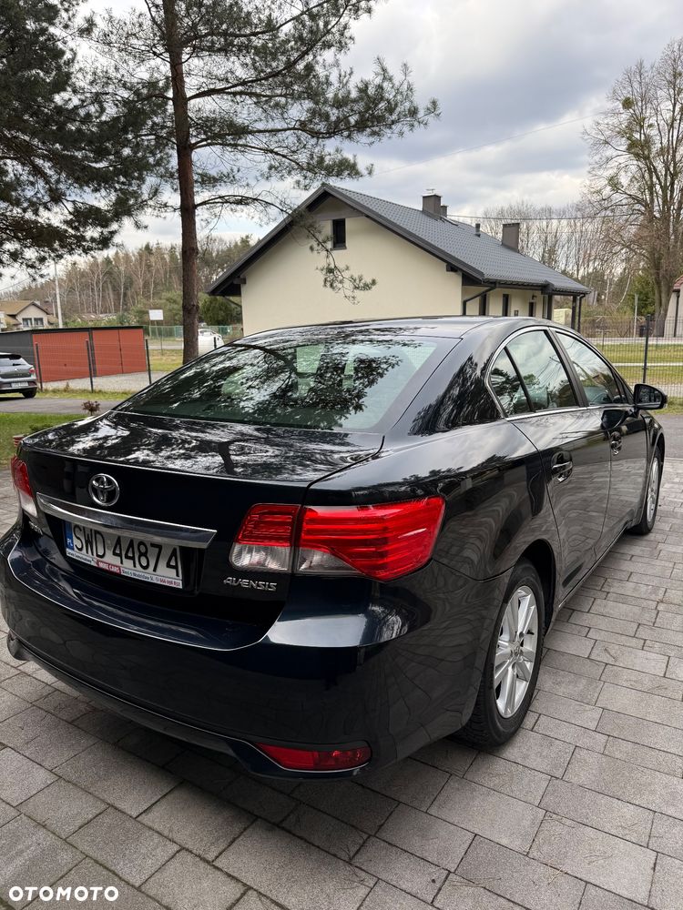 Toyota Avensis 1.8 Sol - 8