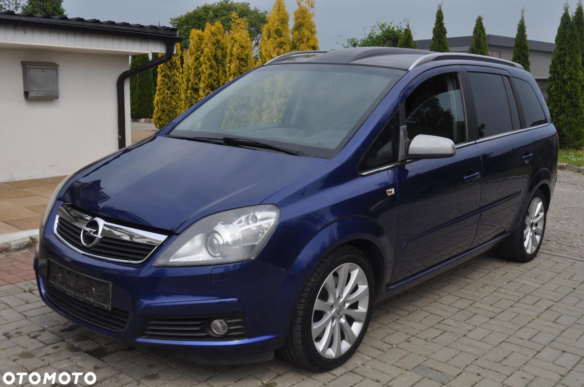 Opel Zafira 1.9 CDTI Automatik Cosmo - 1