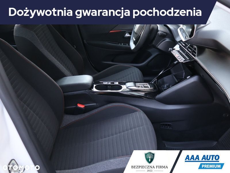 Peugeot 208 - 11