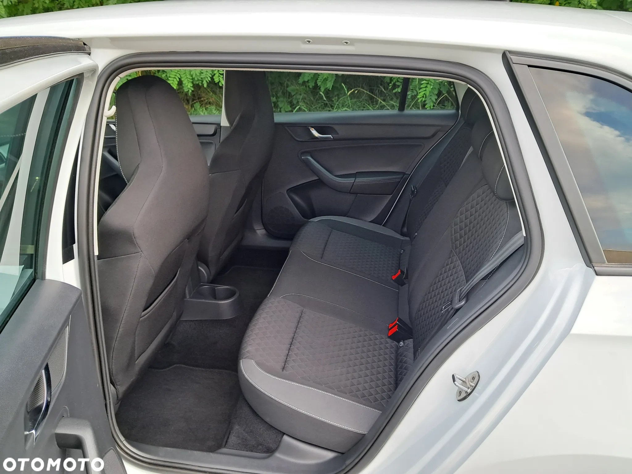 Skoda RAPID Spb 1.2 TSI Ambition - 12