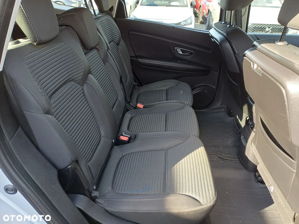 Renault Grand Scenic - 13