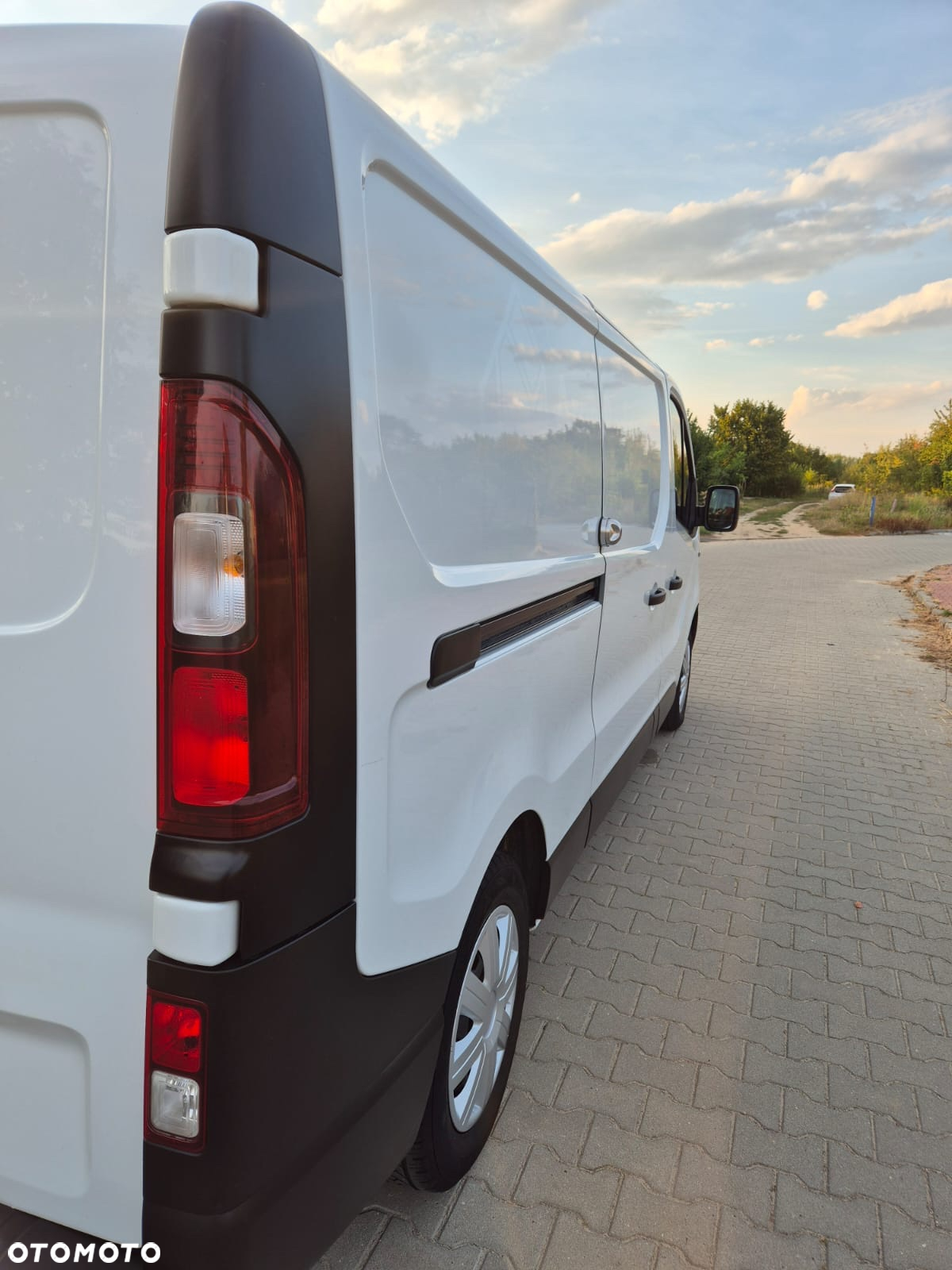 Opel Vivaro 2018r Long L2H1 150Tys km Super Stan - 7
