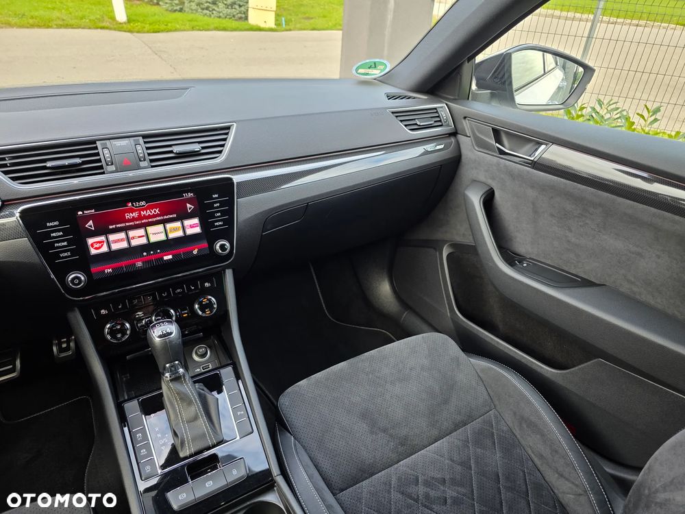 Skoda Superb 2.0 TSI 4x4 Sportline DSG - 17