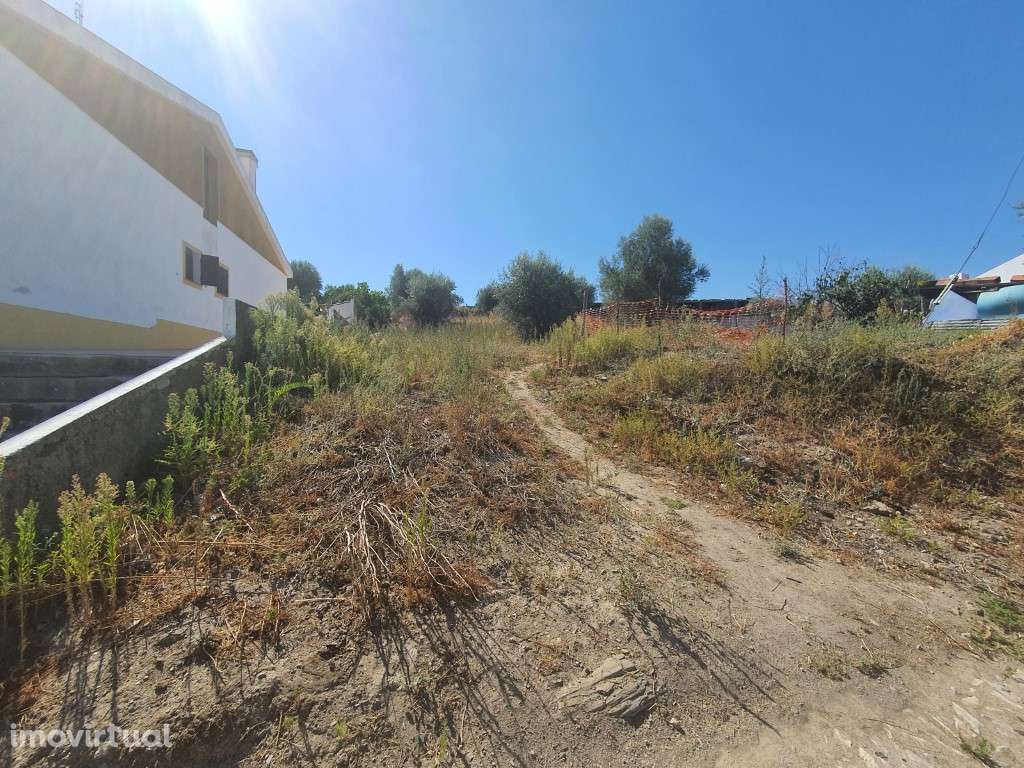 Terreno Urbano na freguesia de Santiago Maior - Grande imagem: 2/4