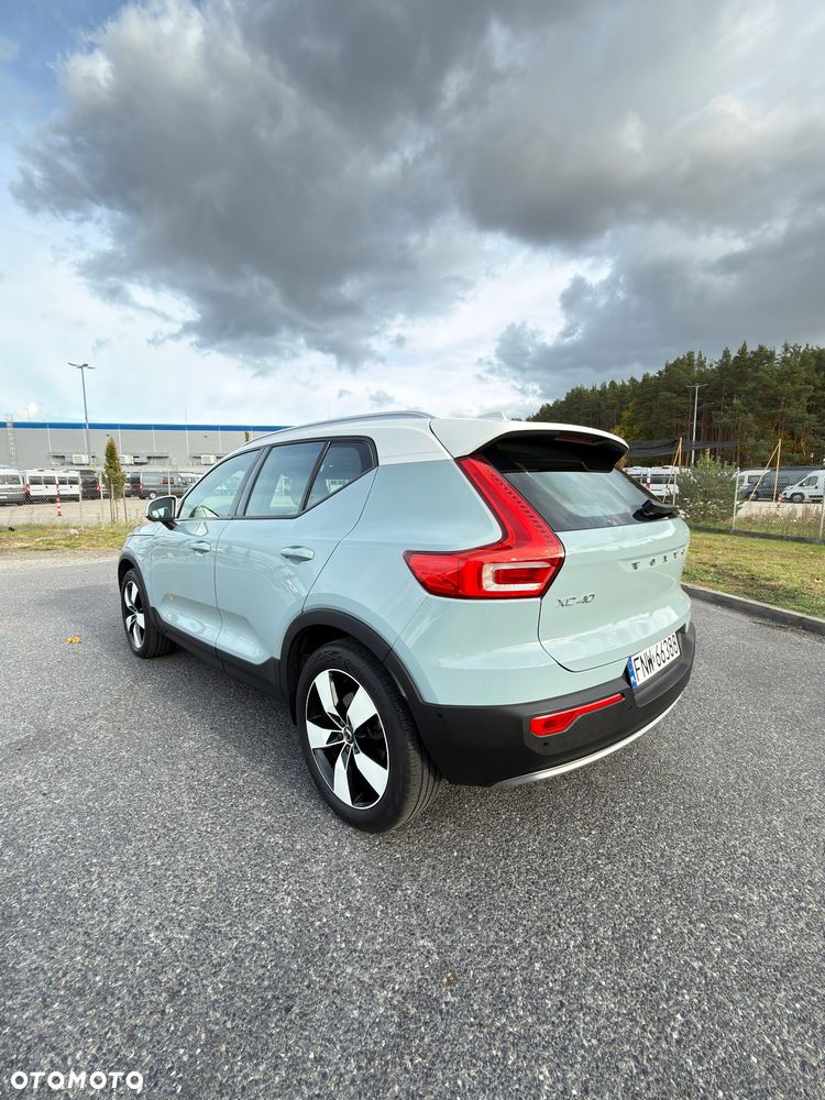 Volvo XC 40 D4 AWD Momentum (Intro Edition) - 1