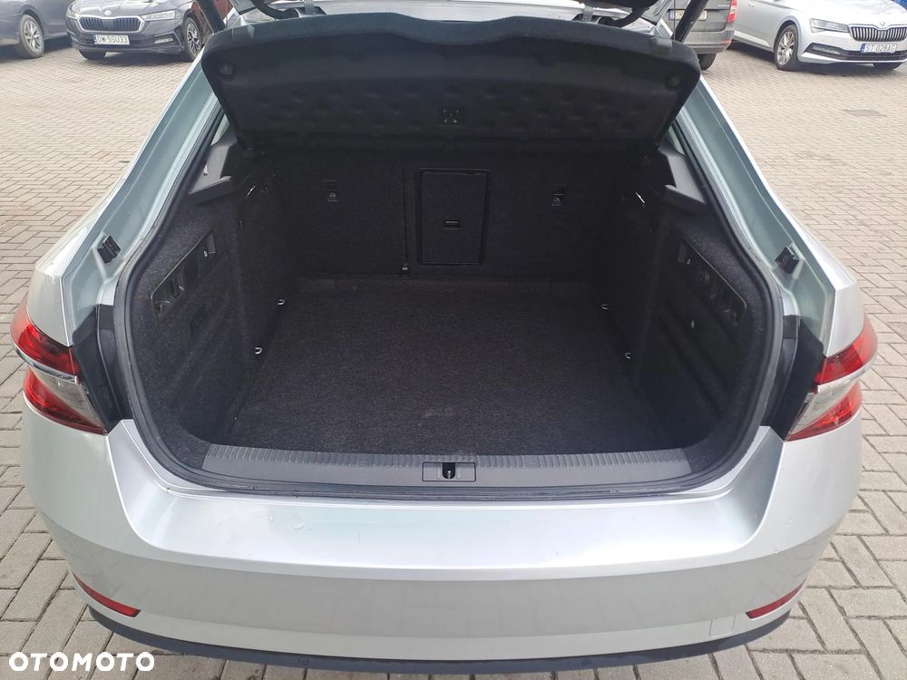 Skoda Superb 2.0 TDI SCR Style DSG - 14