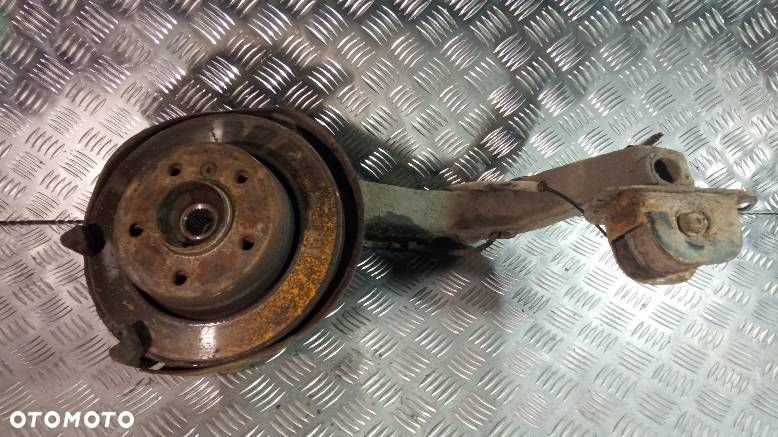 WAHACZ PIASTA LEWY TYLNY BMW E46 - 2