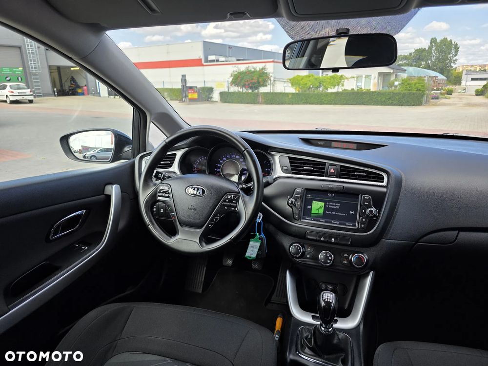 Kia Ceed 1.6 GDI ISG Dream-Team Edition - 8