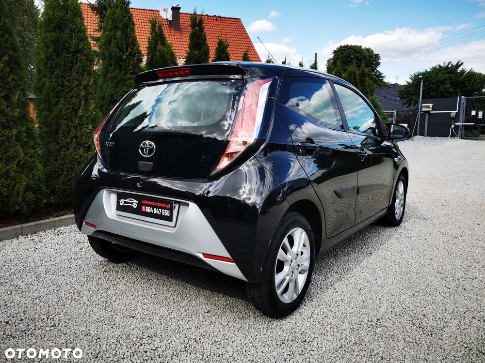 Toyota Aygo x-wave - 12