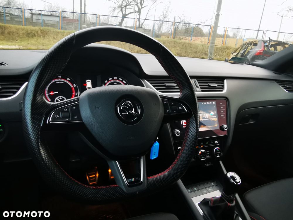 Skoda Octavia 2.0 TSI RS 230 - 11