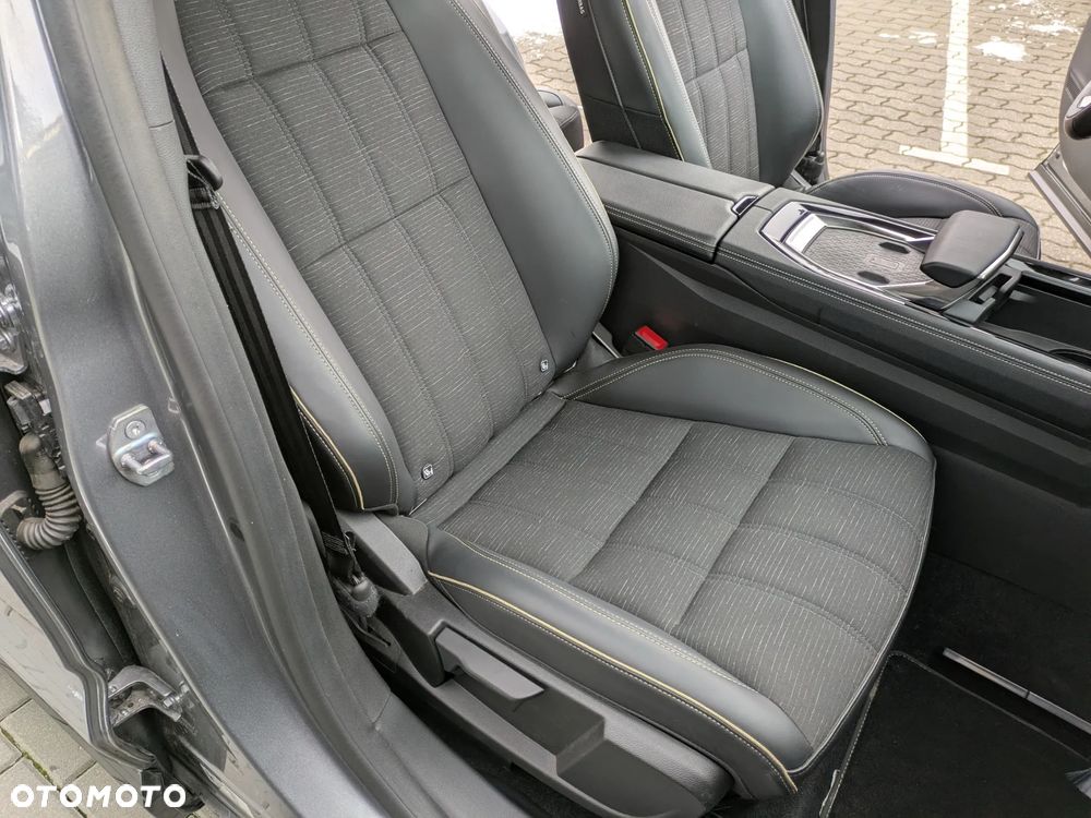 Renault Austral 1.3 TCe mHEV Iconic - 12