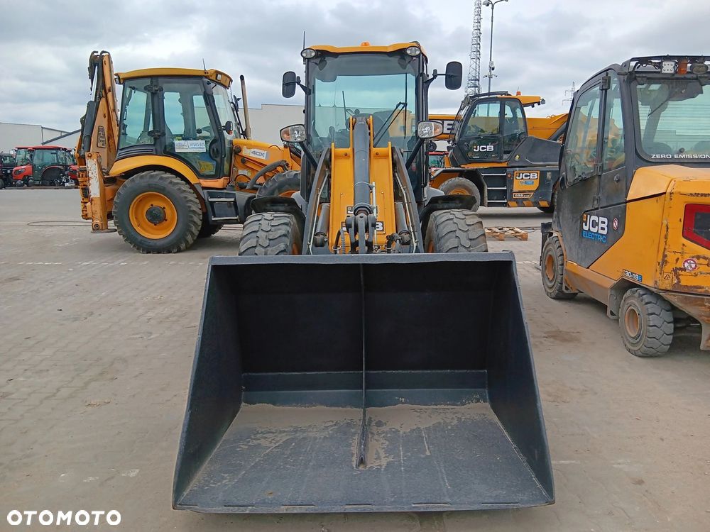 JCB JCB 409 - 8