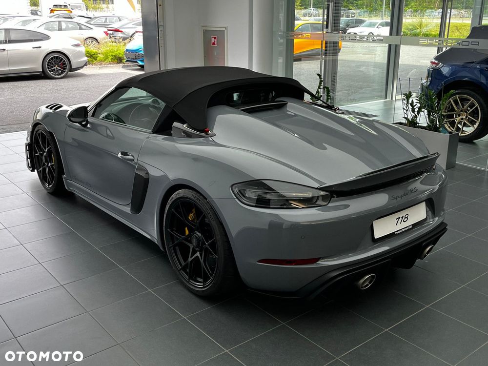 Porsche 718 Spyder - 4