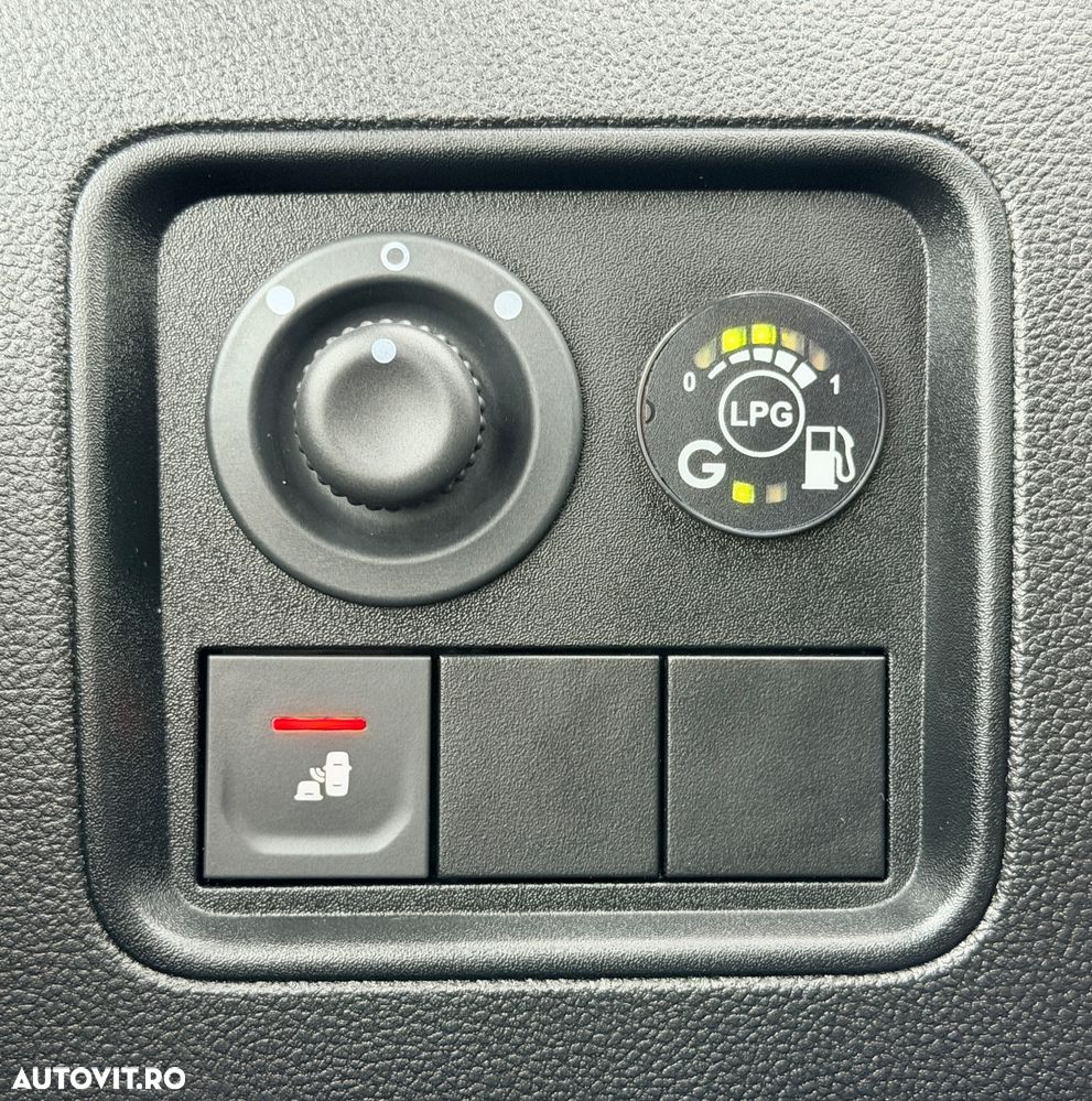 Dacia Duster TCe 100 Essential - 32