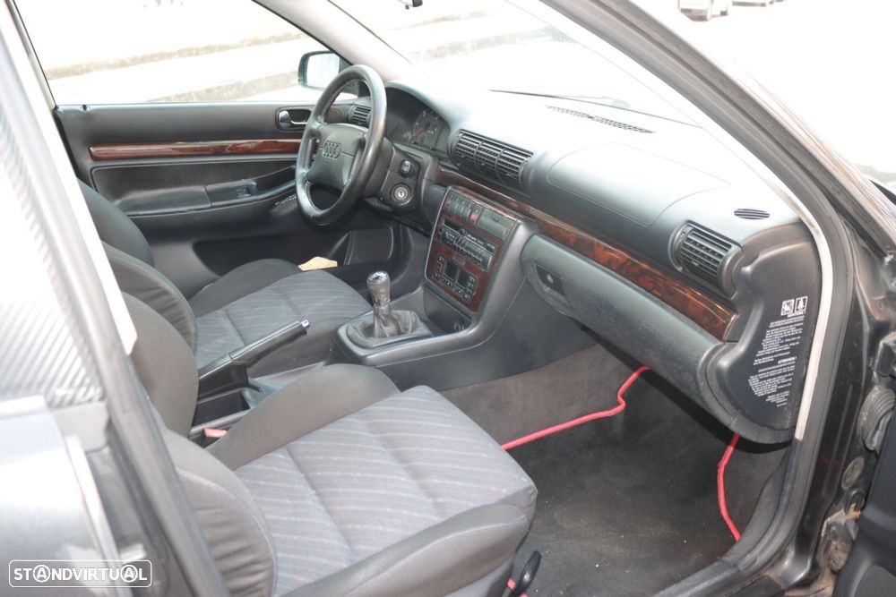 Audi A4 Avant - 10
