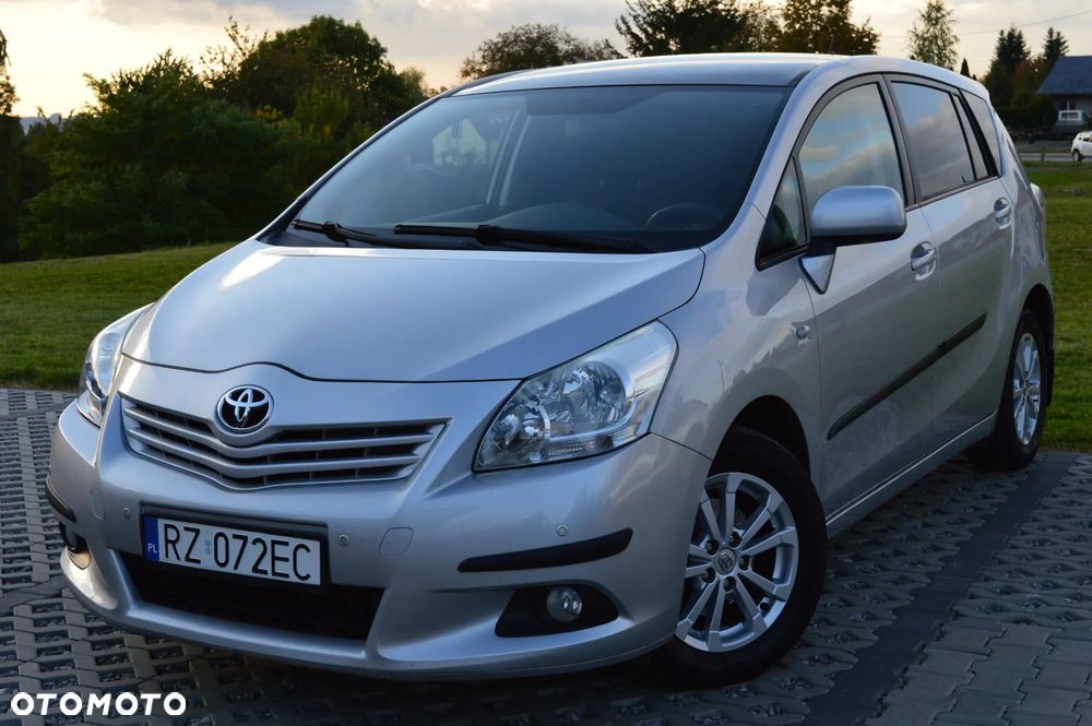 Toyota Verso 1.8 Premium 7os - 6