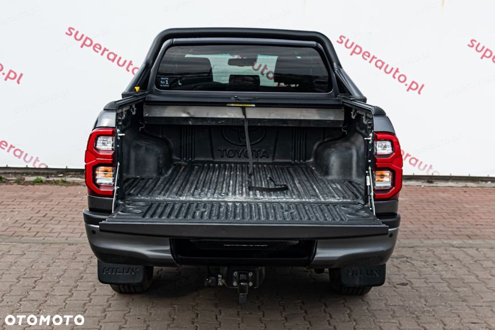 Toyota Hilux 2.8 D-4D Double Cab Invincible 4x4 - 10