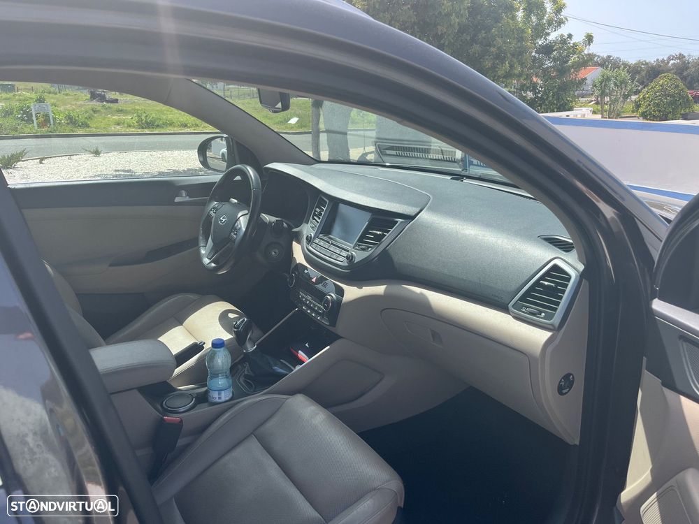 Hyundai Tucson 1.7 CRDi Executive - 3