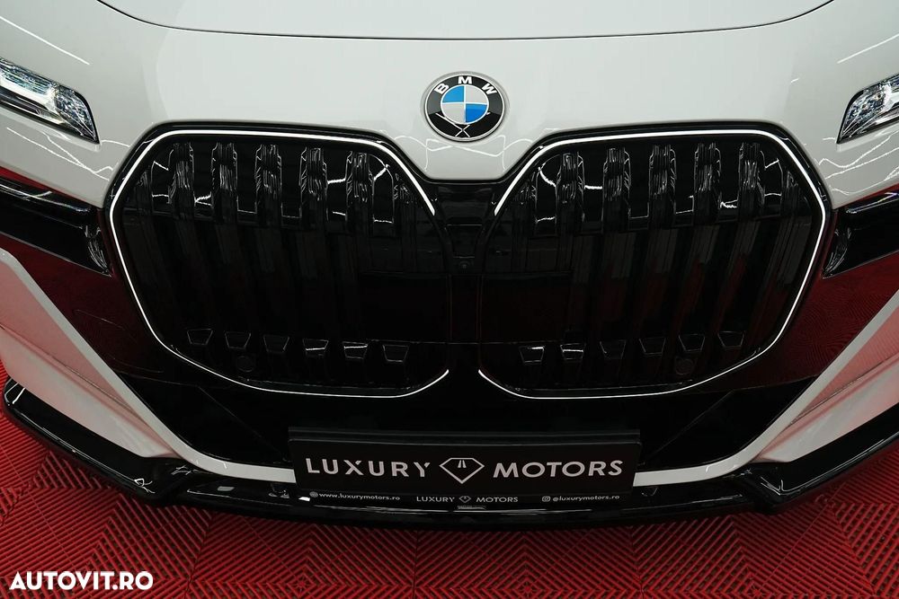 BMW Seria 7 740d xDrive MHEV - 30