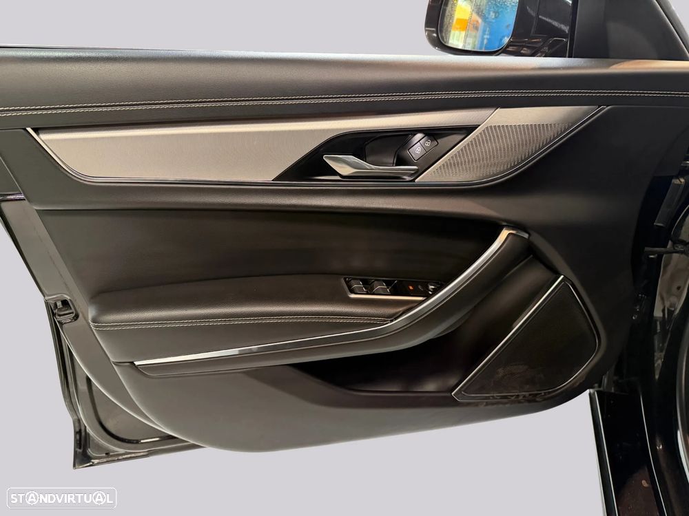 Jaguar XF 2.0 D200 R-Dynamic S AWD Aut. — fotografia 9