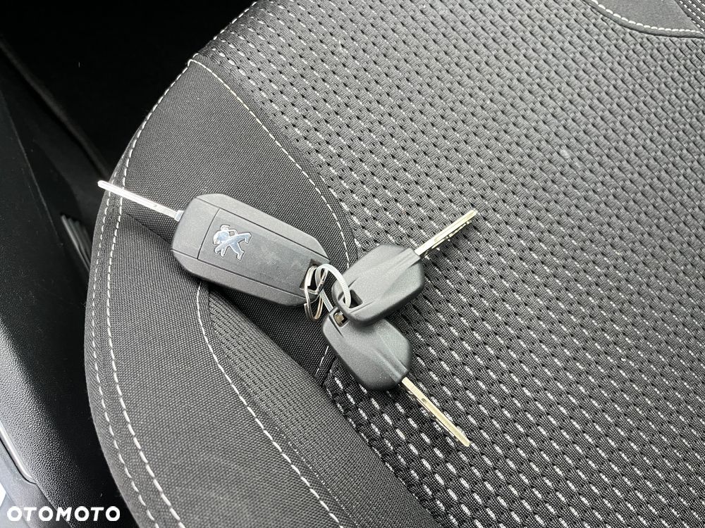 Peugeot 208 1.2 PureTech GPF Allure S&S EAT6 - 18