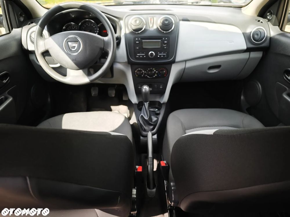 Dacia Logan 1.2 16V 75 Essentiel - 9