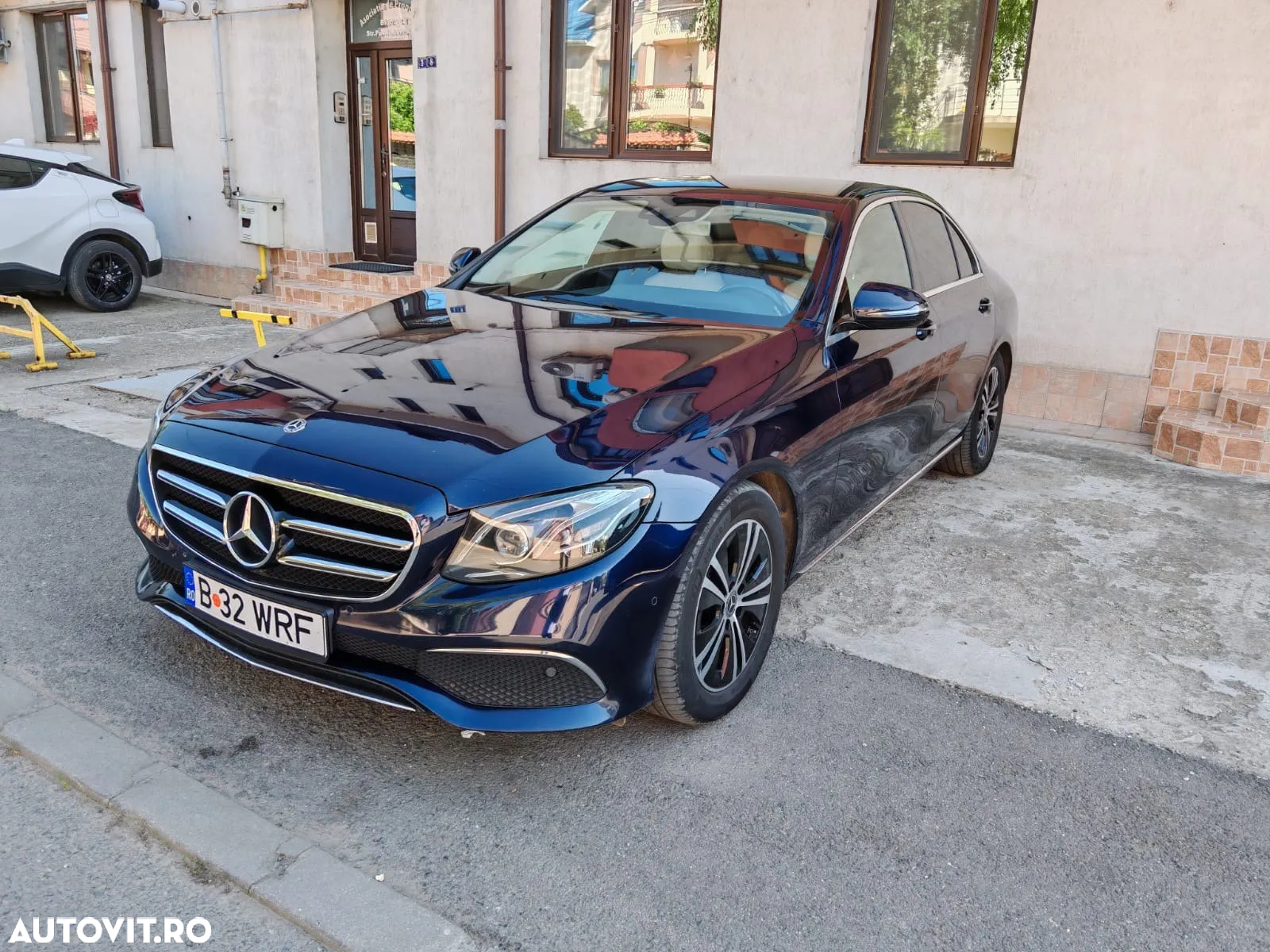 Mercedes-Benz E 220 d 9G-TRONIC Avantgarde - 2
