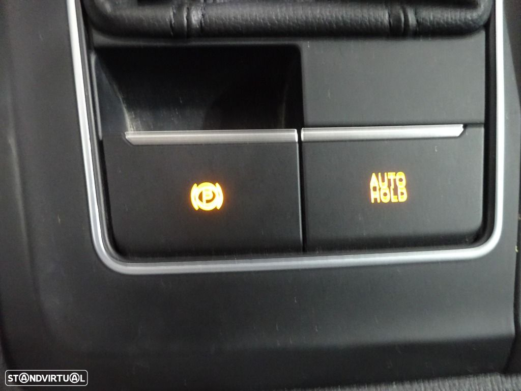 VW Golf 2.0 TDI Life - 30