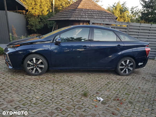 Toyota Mirai drzwi przód tył prawe lewe
