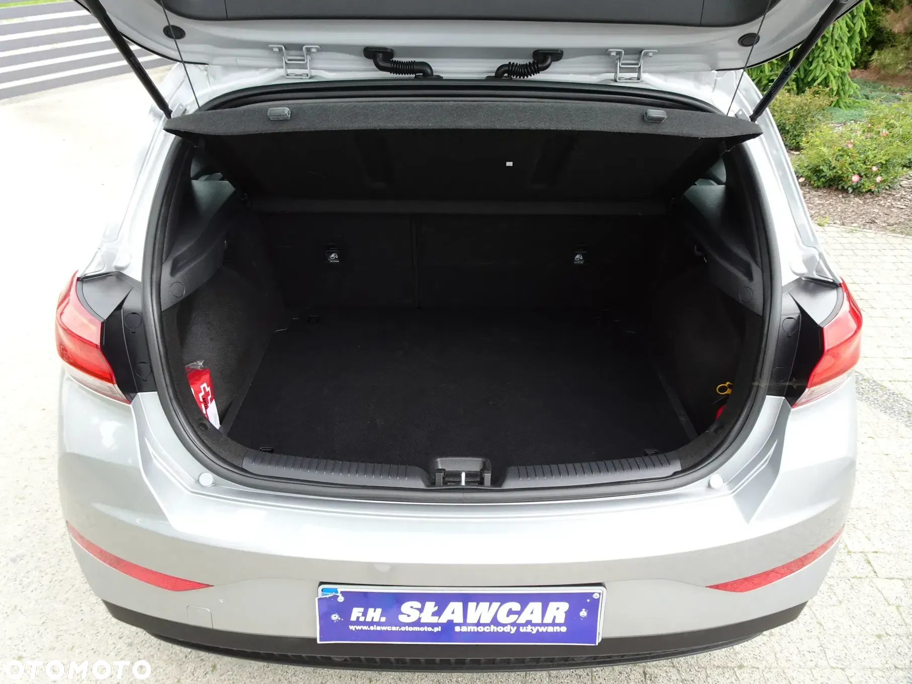 Hyundai i30 1.5 DPI Classic + - 12