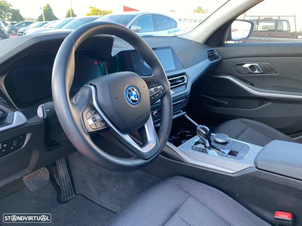 BMW 330 - 8