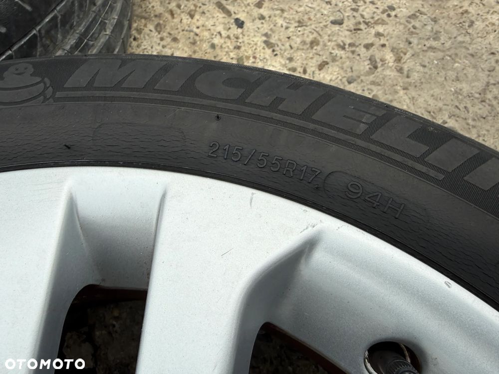 Felgi 17' koła Nissan Juke F15 N45701 5x114,3 17x7J ET40 centr 66,1 OE - 6