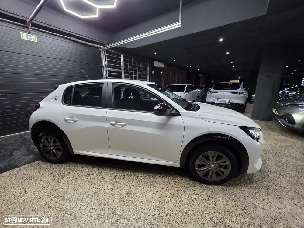 Peugeot e-208 Active Pack - 13