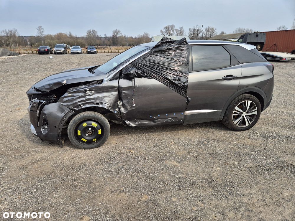 Peugeot 3008 1.2 PureTech Allure Pack S&S EAT8 - 24