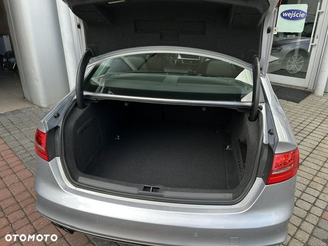 Audi A4 Limousine - 28