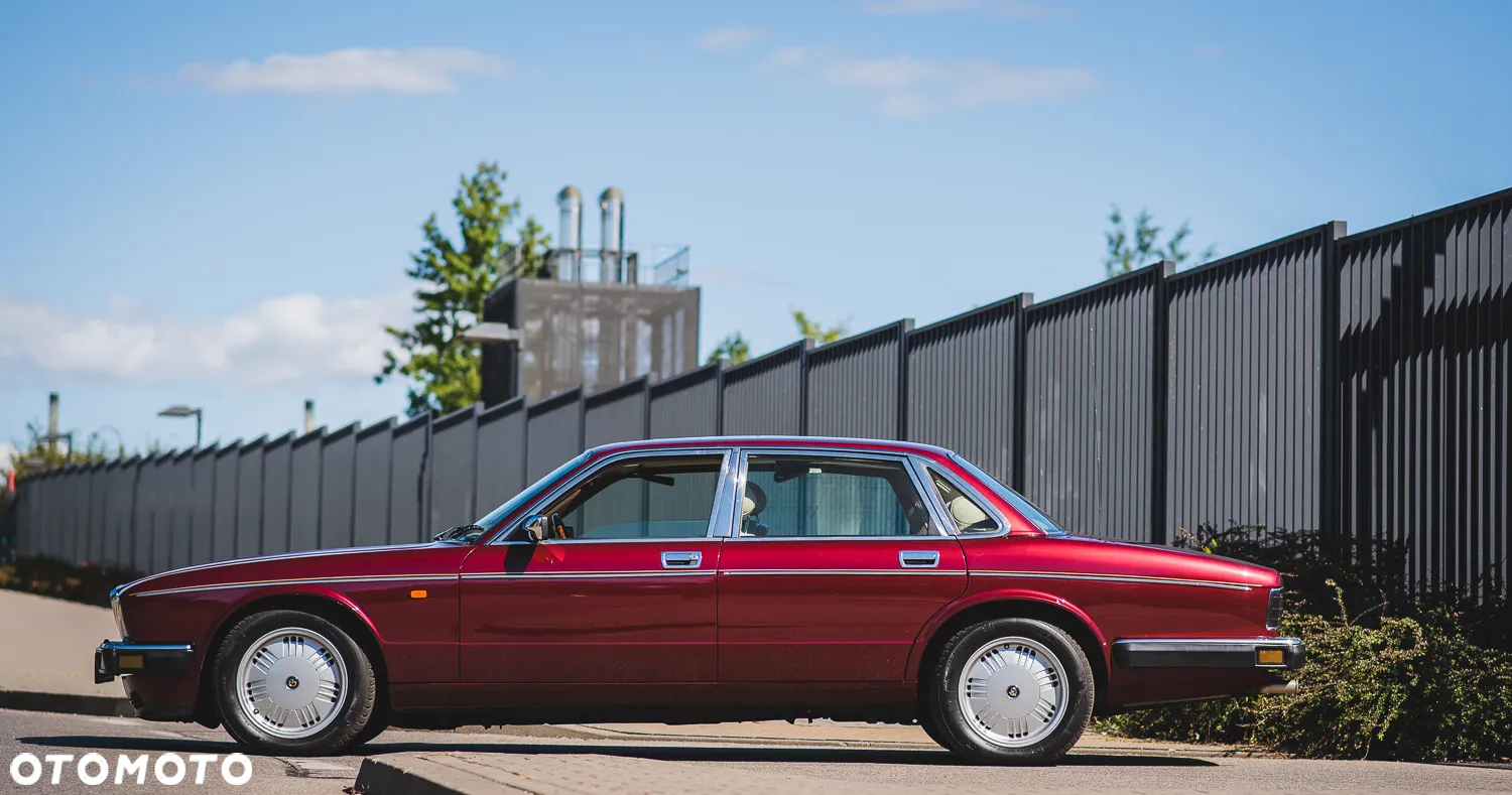 Jaguar XJ XJ12 6.0i - 18